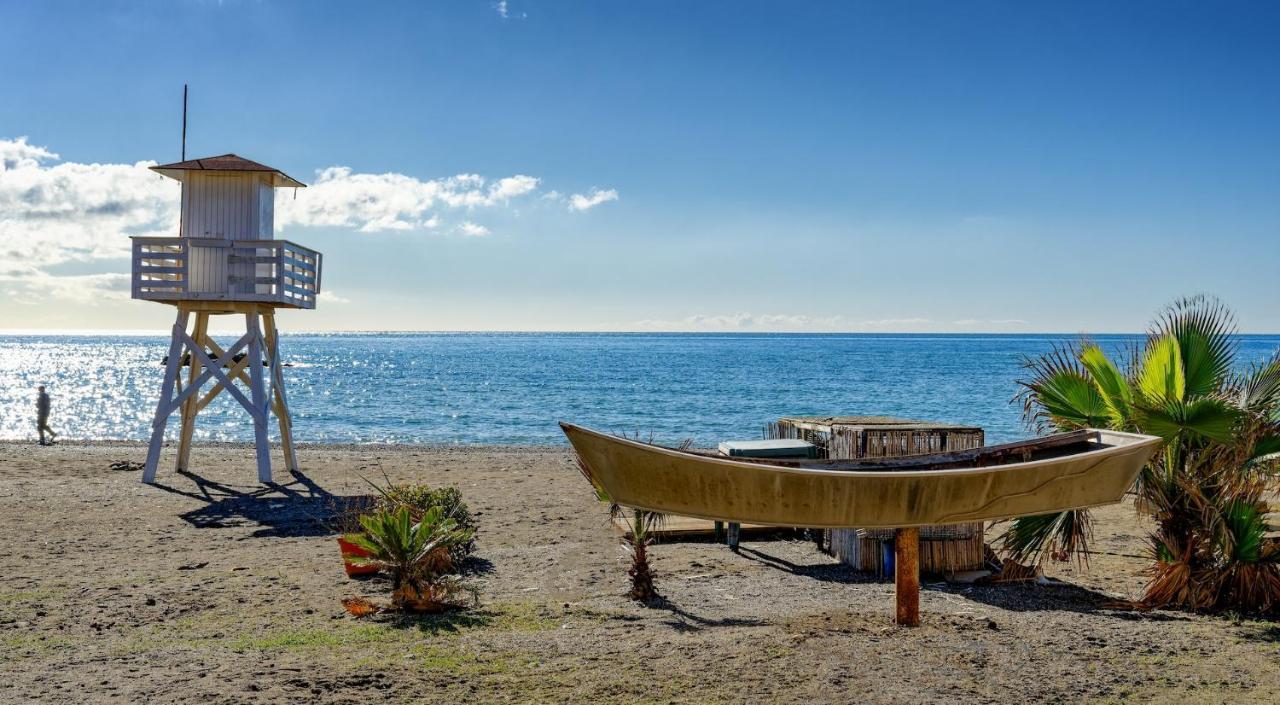 Villa Alboran Beachfront 9Pax Торре-де-Бенагальбон Экстерьер фото