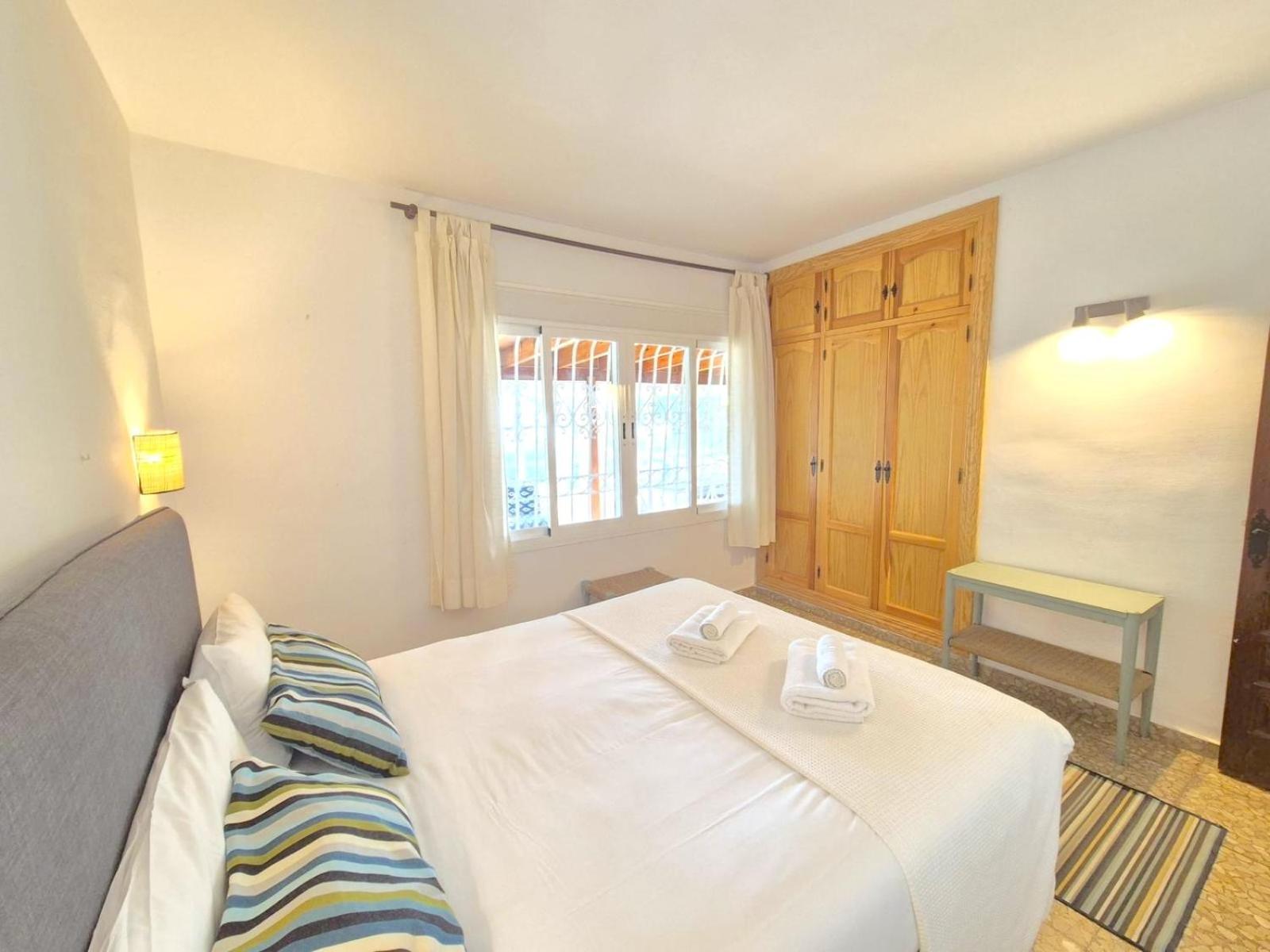 Villa Alboran Beachfront 9Pax Торре-де-Бенагальбон Экстерьер фото